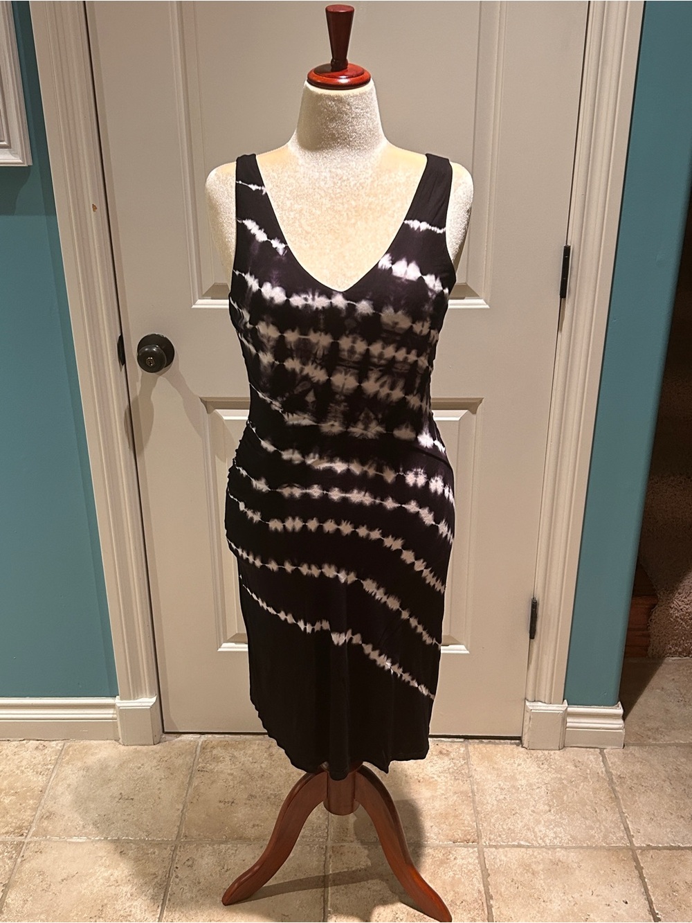 INC International Concepts Black and White Tie-Dye V-Neck Dress
